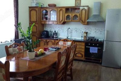 Vand CASA in or.Buhusi,jud.Bacau ,STR,Libertatii,Nr,159,suprafata construita 220mp,DS+P+E - 1