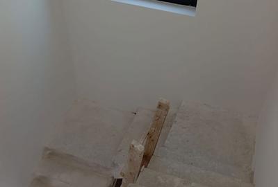 Casă cu 4 camere cu Teren 250 Mp în Giroc - 14
