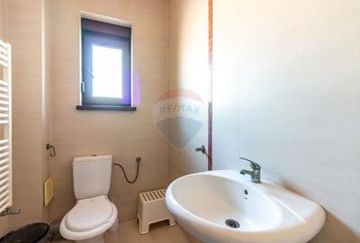 Casă cu 6 camere cu Teren 260 Mp în Tunari - 9