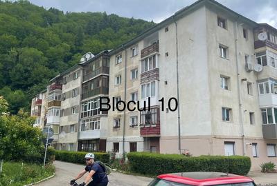 Slanic Moldova  -apart  3 cam. Bloc - - 4