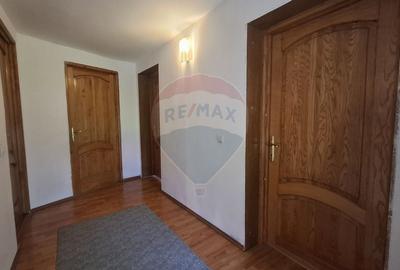 Casa de vacanta in Magura, la poalele Muntilor Piatra Craiului - 12