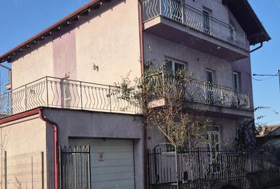 Casă cu 6 camere cu Teren 700 Mp în Central - 1