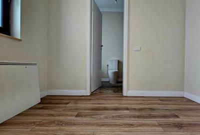 Casă individuală cu 4 camere cu Canalizare în Central - 35