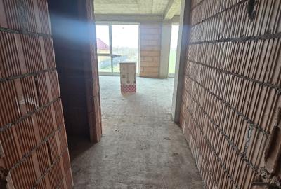 Apartament cu 2 camere semidecomandat în Moșnița Nouă - 16