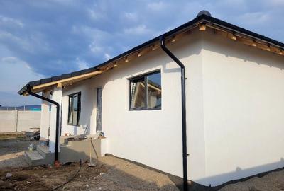 Casă cu 4 camere în Șimian - 8