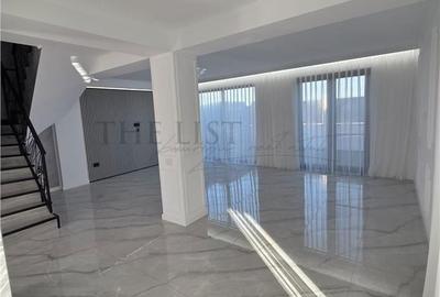 Casă cu 4 camere în Odăi