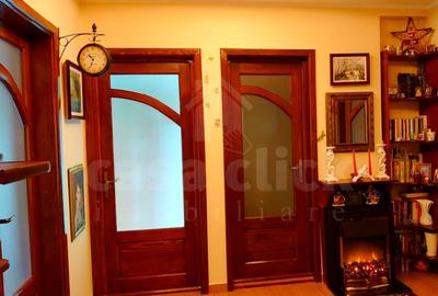 Apartament cu 3 camere decomandat, mobilat în Central - 1