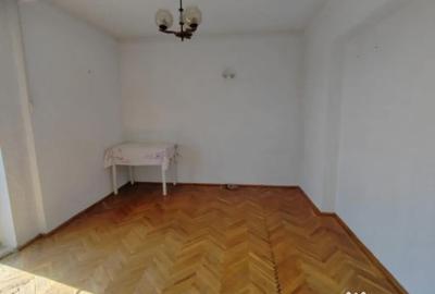 Apartament cu 3 camere decomandat în Central - 18