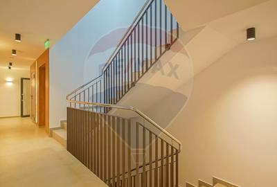 Apartament cu 3 camere decomandat, mobilat în Tractorul - 22