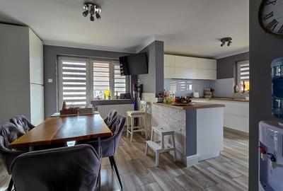 Casă individuală cu 11 camere cu Canalizare în Aninoasa - 12