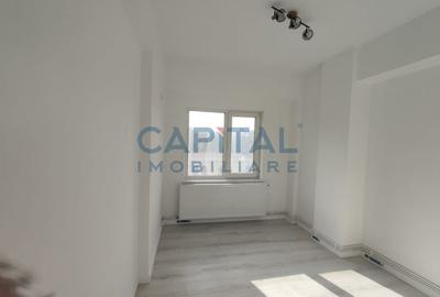 Apartament cu 4 camere decomandat în Central - 4