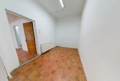 Spațiu comercial, de 81 mp, în Central - 8