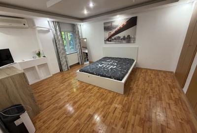 Apartament cu 2 camere semidecomandat în 1 Mai