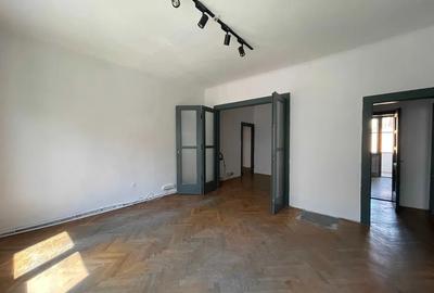 Apartament cu 5 camere semidecomandat, mobilat în Central - 2