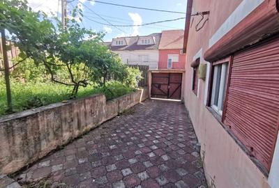 Casa individuala de vanzare in cartierul Iorga, parter+mansarda. - 1