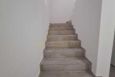 Casă individuală cu 5 camere cu Canalizare în Central - 17