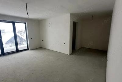 Casă cu 5 camere cu Teren 250 Mp în Independenței - 17