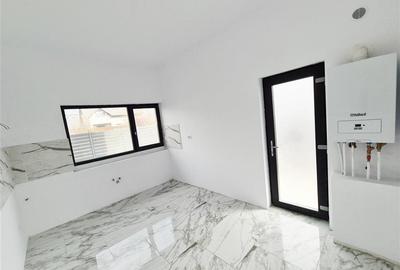 Casă cu 4 camere cu Teren 250 Mp în Bucium - 9