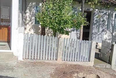 Casă cu 4 camere în Fârțănești - 3