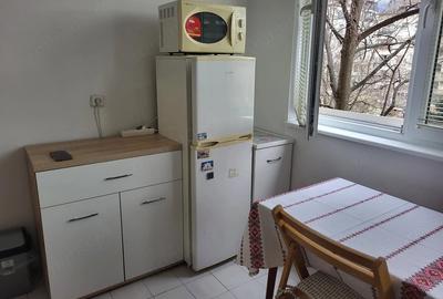 Garsonieră decomandată în Romană - 2
