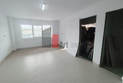 Apartament cu 3 camere semidecomandat în Vitan - 1