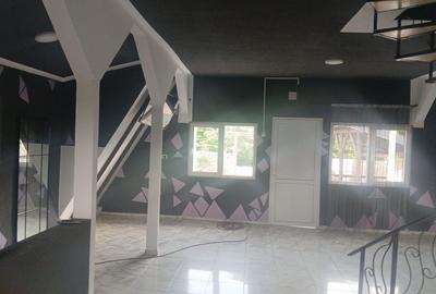 Casă cu 4 camere în Central - 6