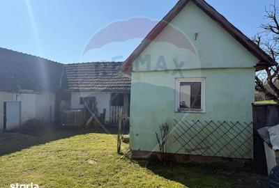 Casă cu 2 camere cu Teren 2002 Mp în Livada - 2