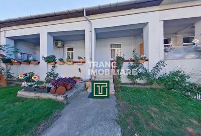 Apartament cu 2 camere semidecomandat în Pârneava