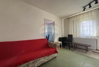 Apartament cu 3 camere semidecomandat în Mediaș - 4
