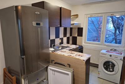 Inchiriez doua garsoniere in acela?i bloc linga Mega Mall Pantelimon si la straini - 3