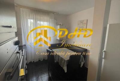 Inchiriez apartament cu 3 camere decomandat Podu Roș