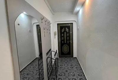 Apartament cu 3 camere decomandat, mobilat în Central - 1