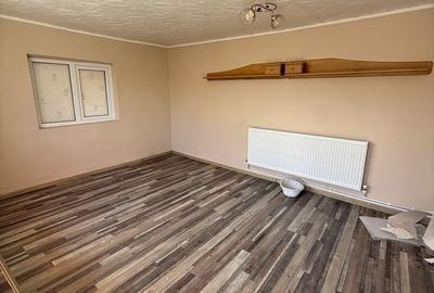 Casă individuală cu 4 camere cu Canalizare în Ultracentral - 3