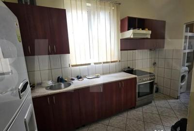 Casă cu 7 camere cu Teren 810 Mp în Central - 2