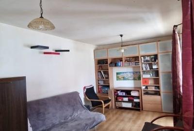 Apartament cu 3 camere decomandat, mobilat în Valea Aurie