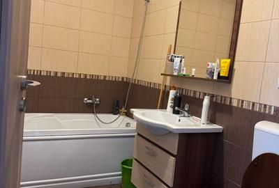 Apartament cu 3 camere semidecomandat, mobilat în Florești - 8