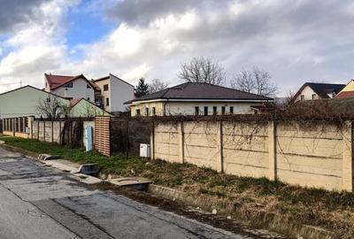 Parcela de teren intre casele din centrul Harmanului - 2