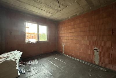 Casa individuala, 4 camere, 2 bai, 110 mp utili, 408mp teren in Utvin - 9
