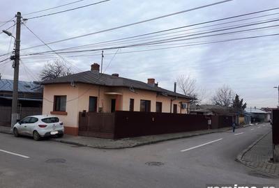Casă cu 3 camere cu Teren 180 Mp în Central