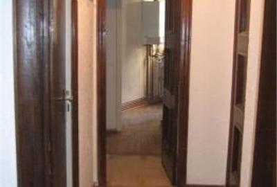 Universitate Închiriez spațiu  elegant  spațioas  nemobilat 32 mp parter înalt - 3