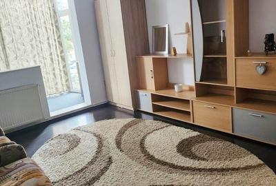 Apartament cu 3 camere decomandat în Tractorul - 5