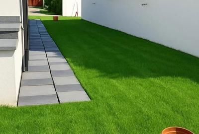 Casă cu 5 camere cu Canalizare în Central