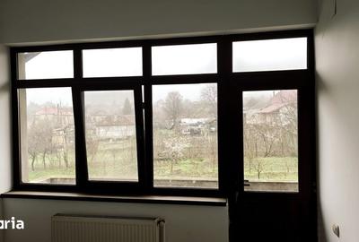 Casă cu Teren 1856 Mp în Central - 4