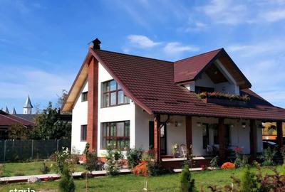 Casă cu 4 camere în Central - 1