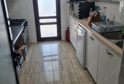 Spațiu comercial, de 110 mp, în Central - 4