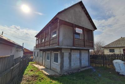 Casă cu 4 camere în Costișa - 3