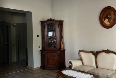 Casă cu 5 camere cu Teren 628 Mp în Titulescu