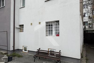 Apartament cu 3 camere decomandat, mobilat în Eroii Revoluției - 1