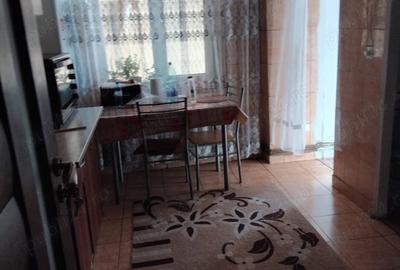 Apartament cu 3 camere decomandat în Filiași - 7