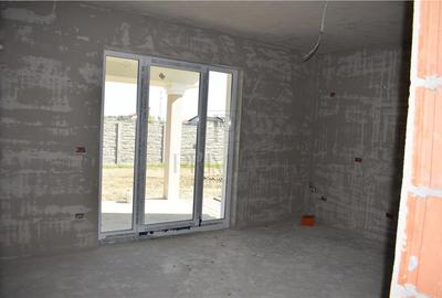 Casă individuală cu 4 camere cu Canalizare în Moșnița Nouă - 8